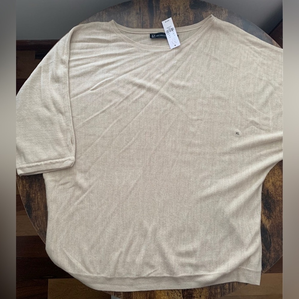 New York and Company| ladies sweater. Size: XL